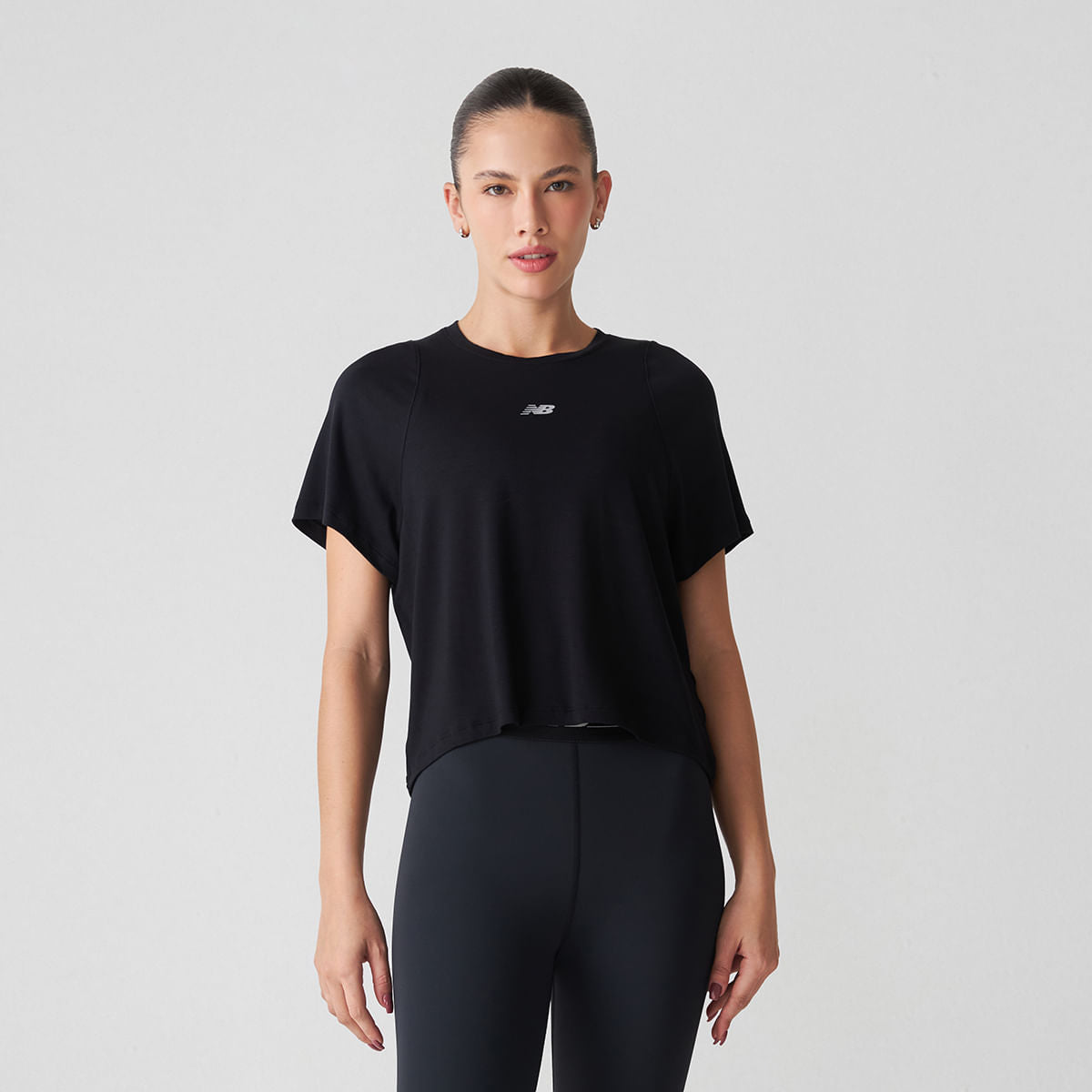 New Balance Camiseta Fem. Infinity — Preto - BK