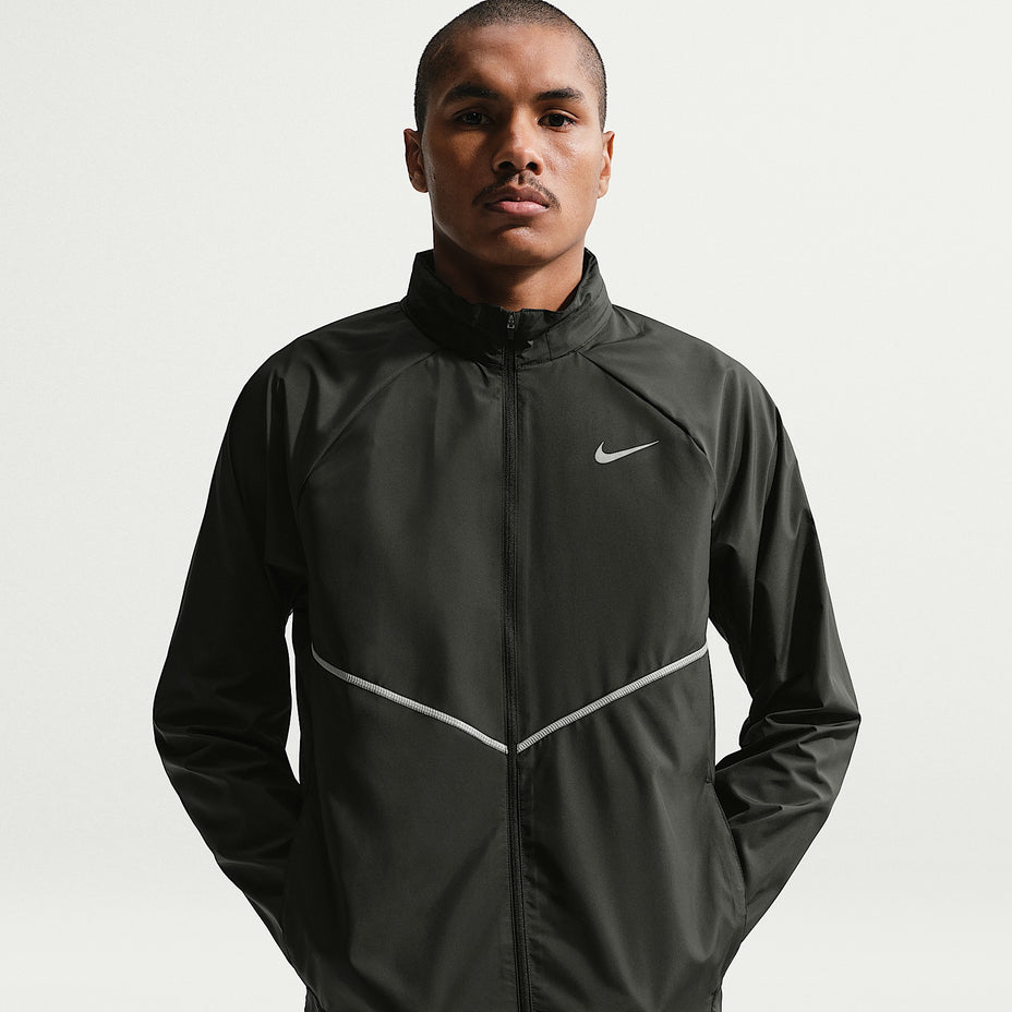Nike Jaqueta Uv Repel Miler Masc. — Preto - 10