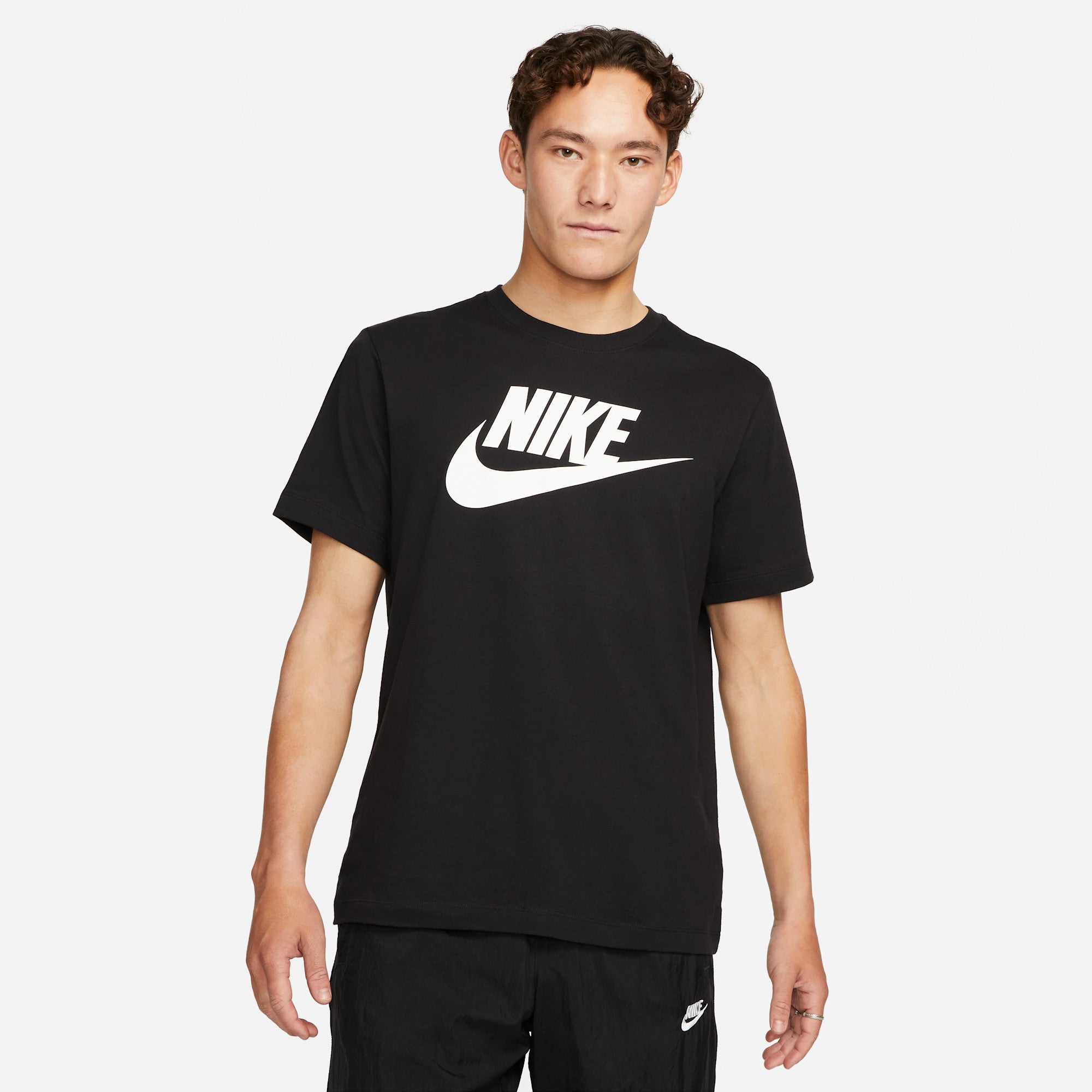 Camiseta Nike Sportswear Tee Icon Futura Preta Ar5004-010 — Preto/Branco