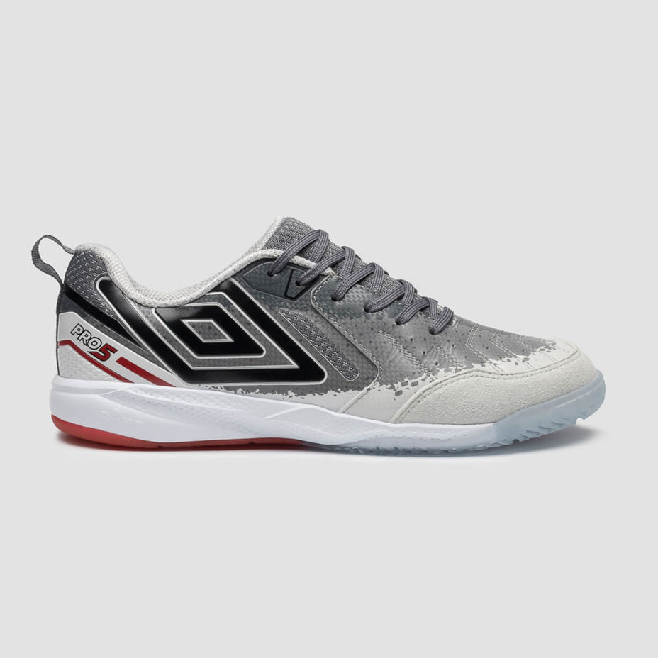 Umbro Chuteira Futsal Pro 5 Bump Shark — Branco/Grafite/Vermelho - 284