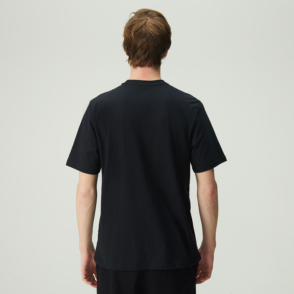 Fila Camiseta Masc. Regular Letter Outline — Preto/Preto/Branco - 2176