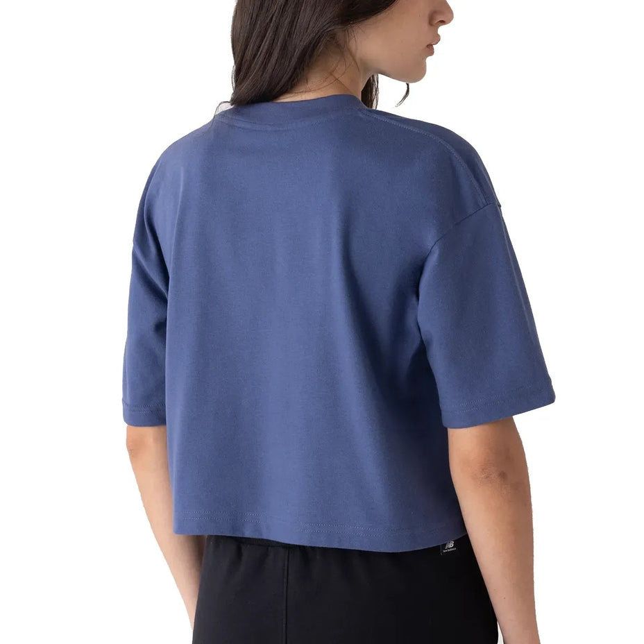 New Balance Camiseta Fem. Nb Cropped Small Logo — Azul Bege - FRL