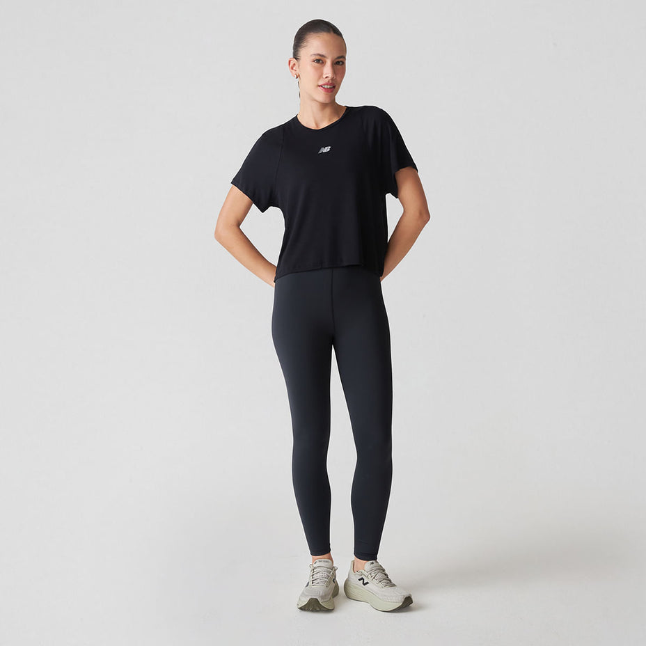 New Balance Camiseta Fem. Infinity — Preto - BK