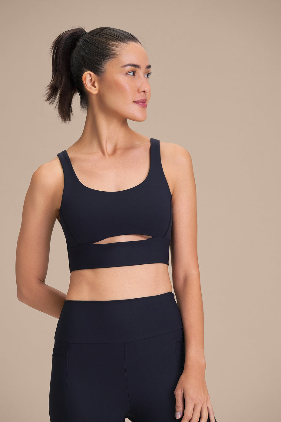 Live Top Cut Out Fit Green — Preto - 00PT01