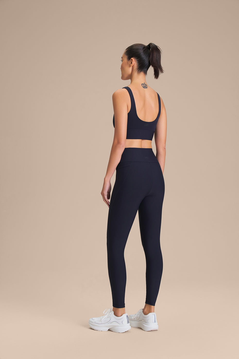 Live Top Cut Out Fit Green — Preto - 00PT01