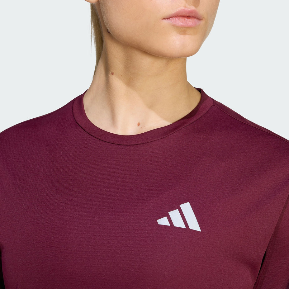 Adidas Camiseta Run Ess Tee W — Vermelho - .