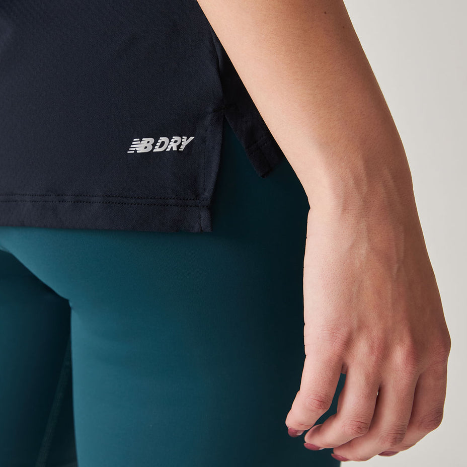 New Balance Camiseta Fem. Sportess Entials — Preto - BK