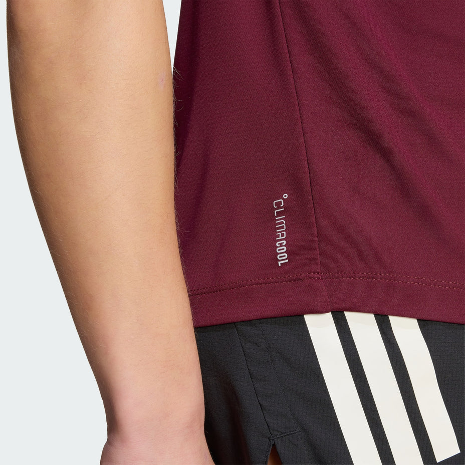 Adidas Camiseta Run Ess Tee W — Vermelho - .