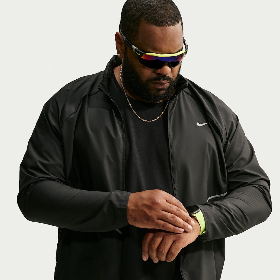 Nike Jaqueta Uv Repel Miler Masc. — Preto - 10