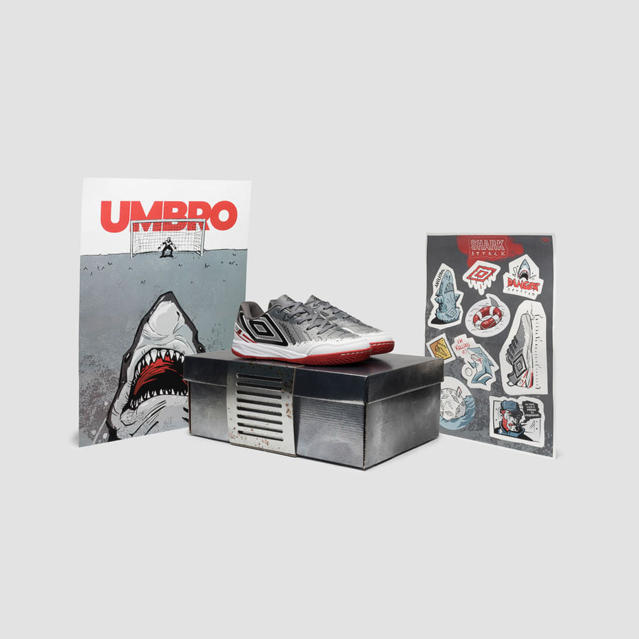 Umbro Chuteira Indoor Pro 5 Jr Shark — Branco/Grafite/Vermelho - 284