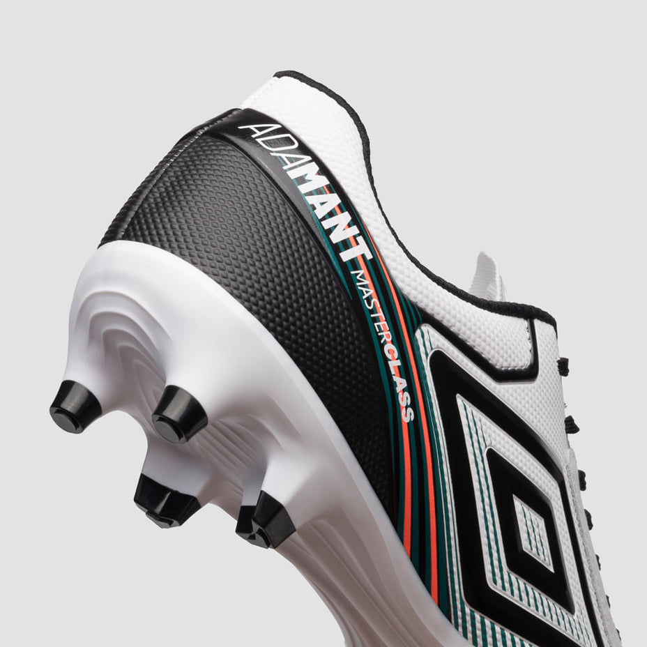 Umbro Chuteira Campo Adamant Master — Branco/Preto/Coral - 210
