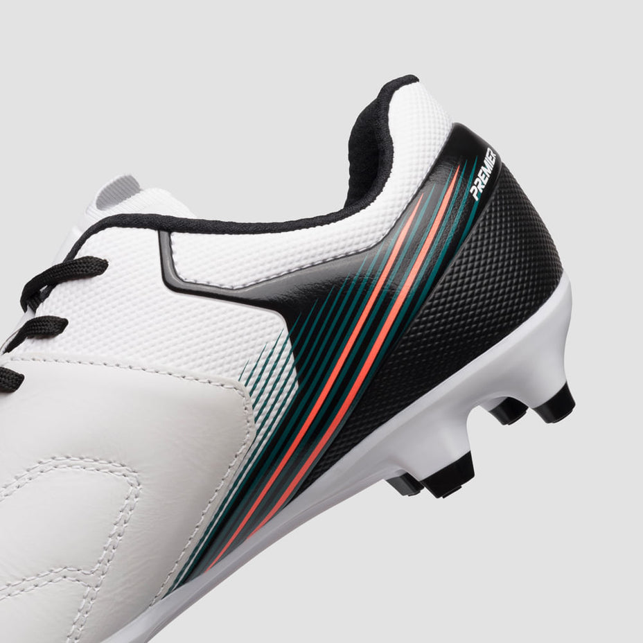 Umbro Chuteira Campo Adamant Master — Branco/Preto/Coral - 210