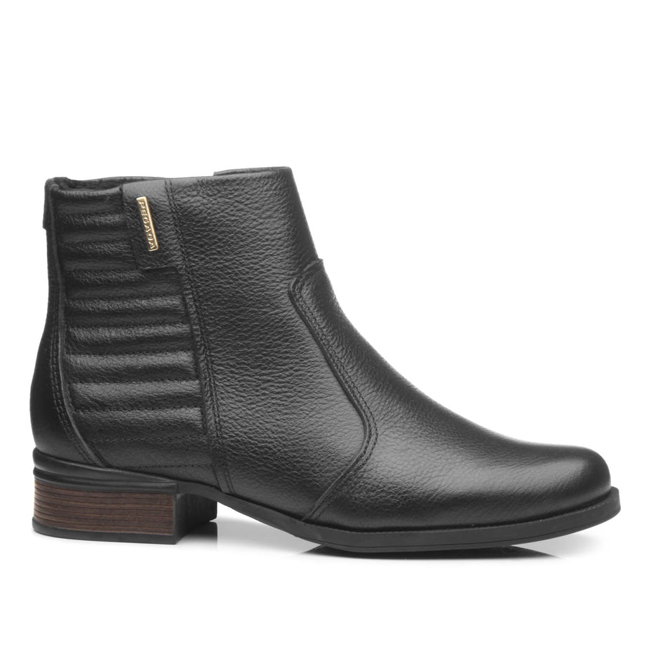 Bota Pegada Cano Curto Em Couro 282008
