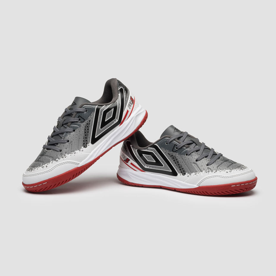 Umbro Chuteira Indoor Pro 5 Jr Shark — Branco/Grafite/Vermelho - 284