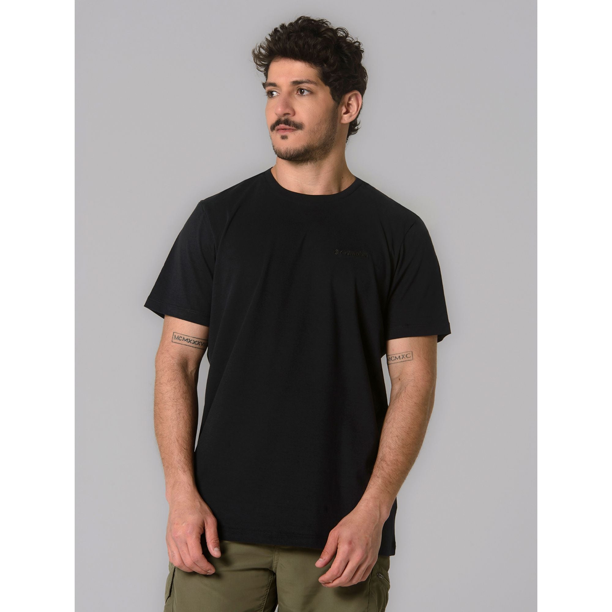 Columbia Camiseta Basica Bordada — Preto