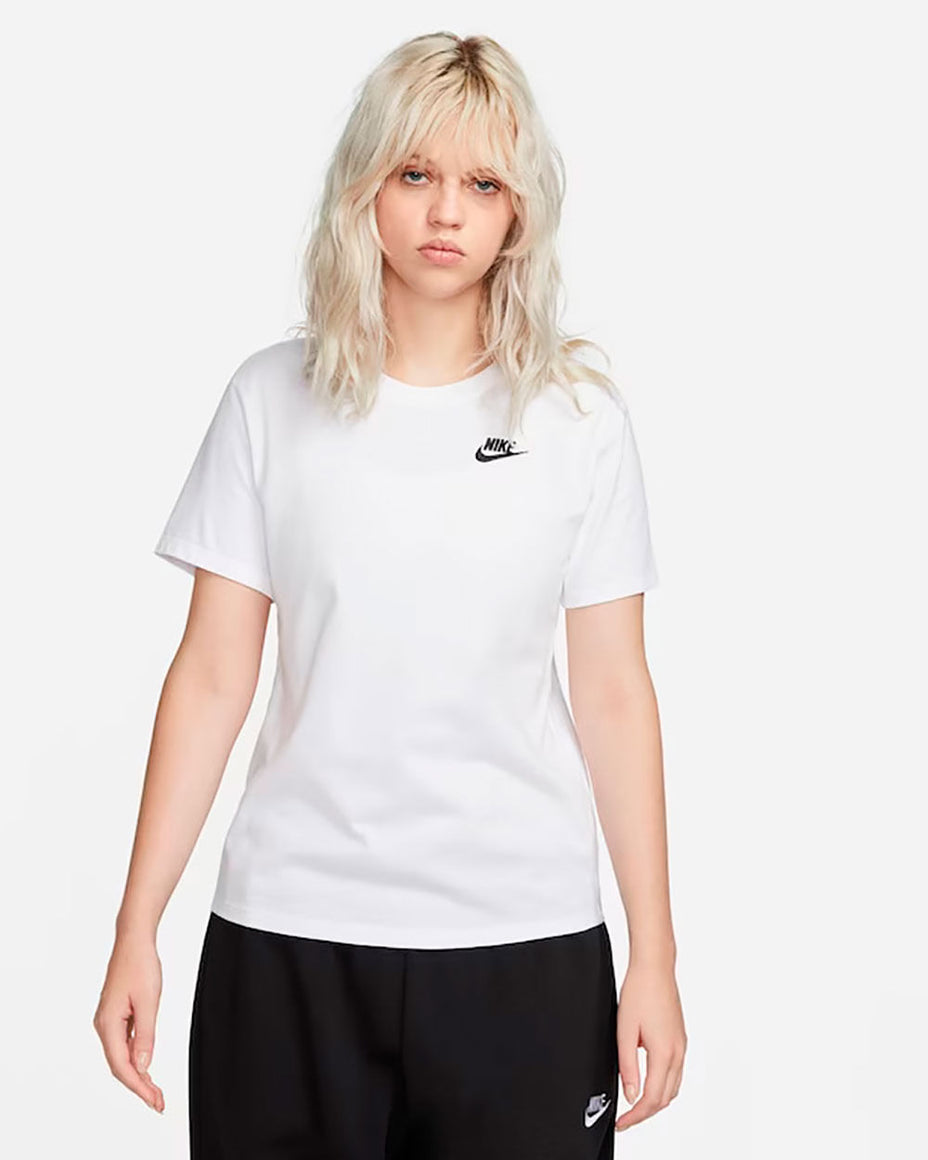 Camiseta Nike Sportswear Club Essentials Branco Dx7902-100