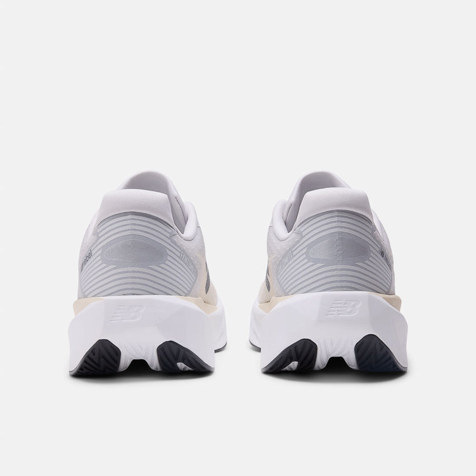 Tênis New Balance Fuelcell Rebel V5 Wfcx6s