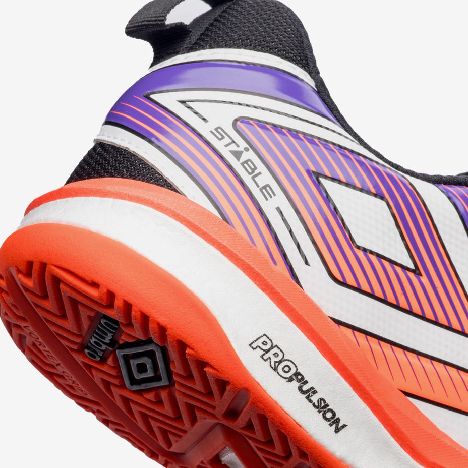 Umbro Chut. Indoor Pro 5 Stable — Branco/Coral/Preto