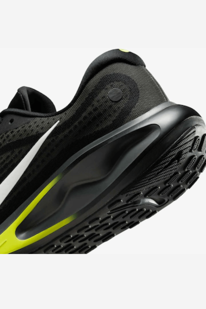 Tênis Nike Journey Run Fn0228