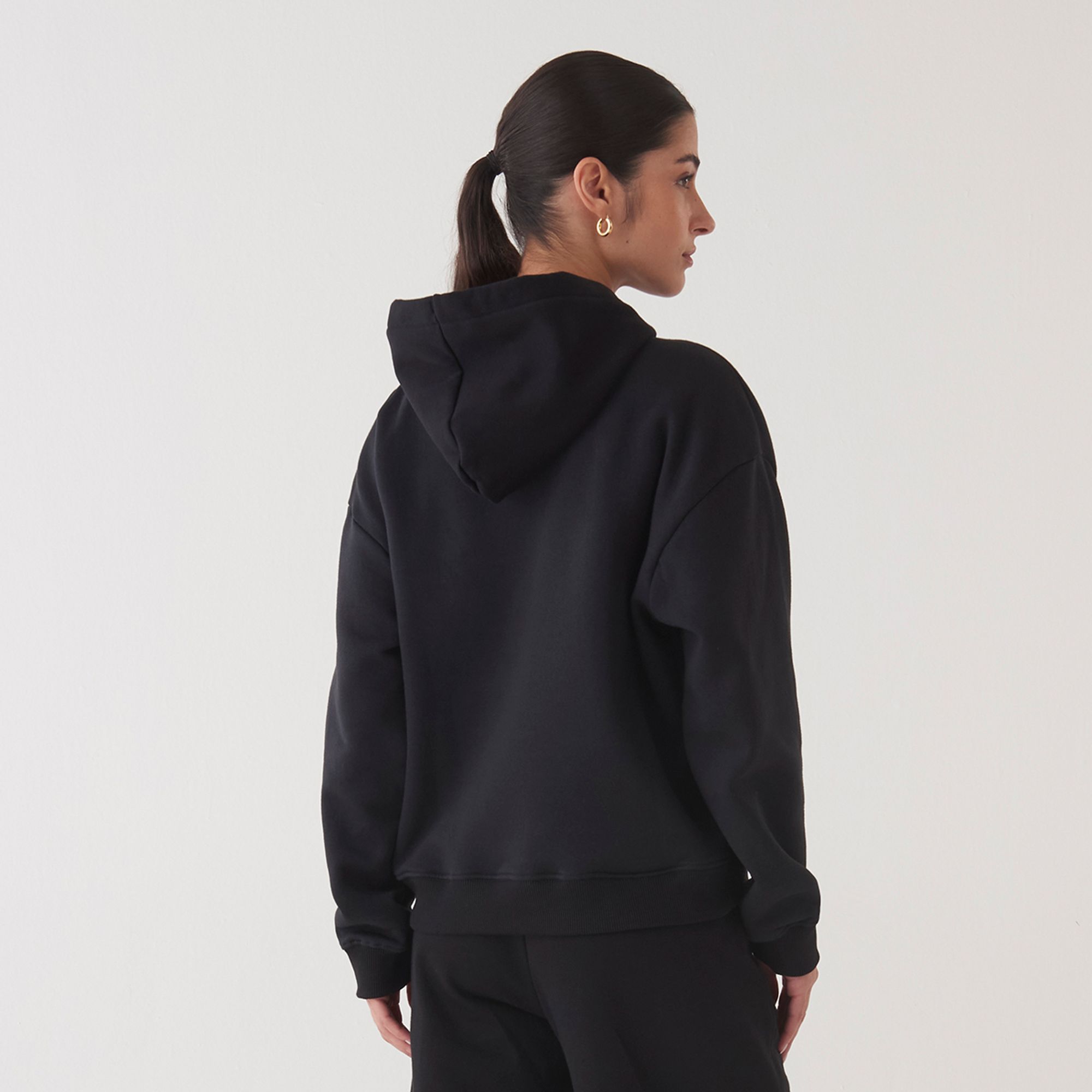 Moletom New Balance Com Capuz Essentials Basic Wt31533b — Preto